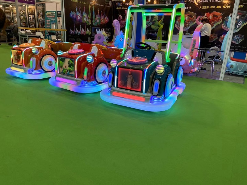 通体发光哪吒悟空车广场儿童游乐设备