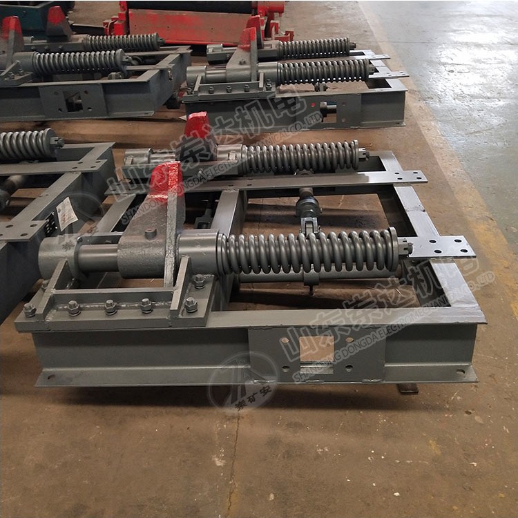 QZCY6气动阻车器 气动双轨阻车器便捷抱轨式阻车机