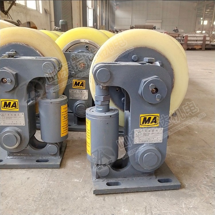 L20滚轮罐耳 矿用井下罐笼提升装置