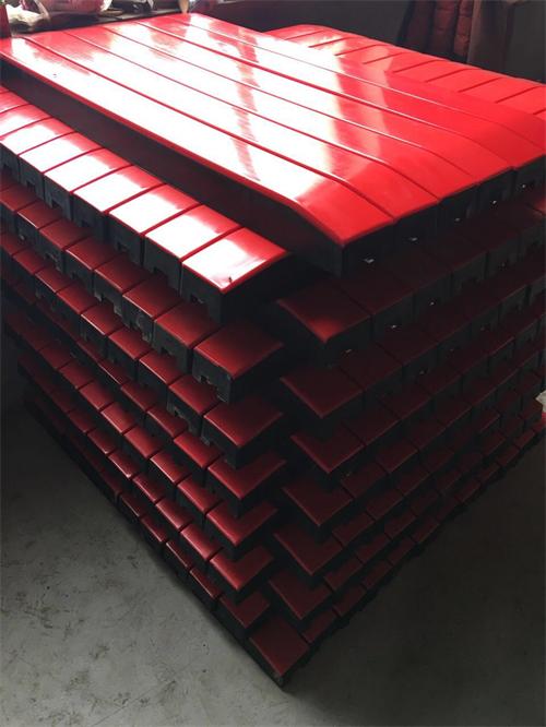 煤矿重型缓冲床 弧形设计 聚乙烯层表层耐磨效果更好