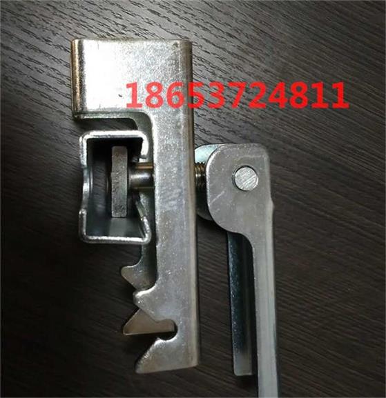 防溢裙板夹持器   防溢裙板角铝配套配件 向上金品