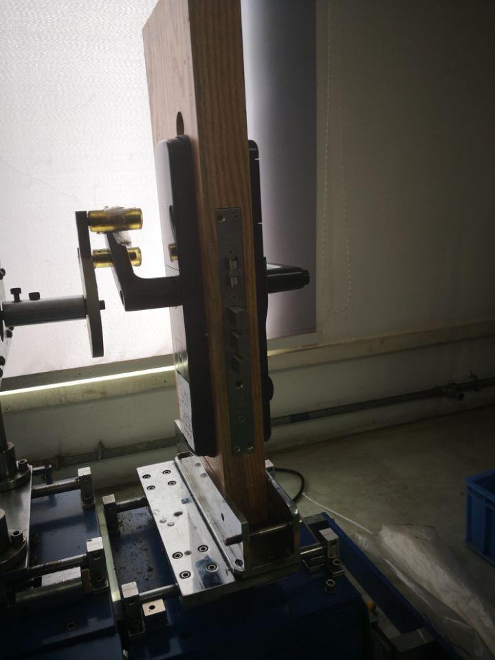 电子智能门锁防破坏试验装置 门锁防破坏试验模拟测试设备