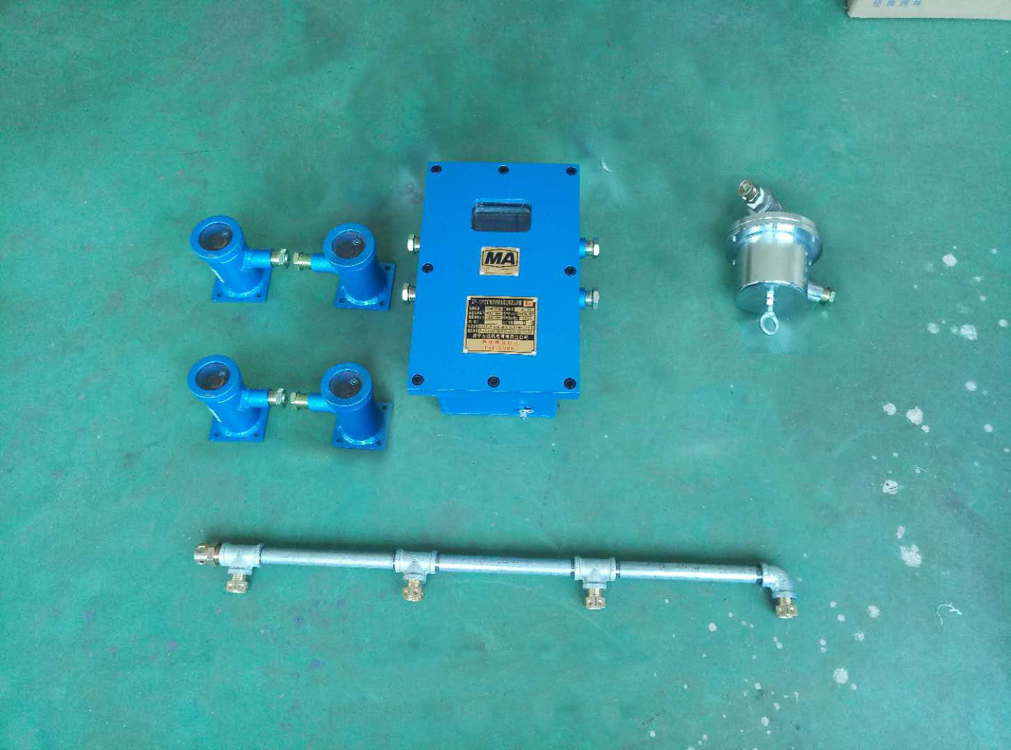 ZP127矿用自动洒水喷雾 红外线自动洒水降尘装置