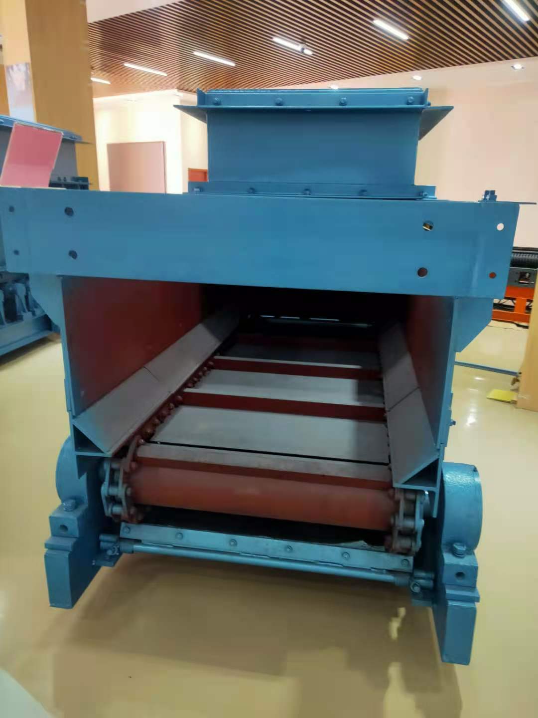 GLL2200/18.5/S链带式给料机给料量大且稳定