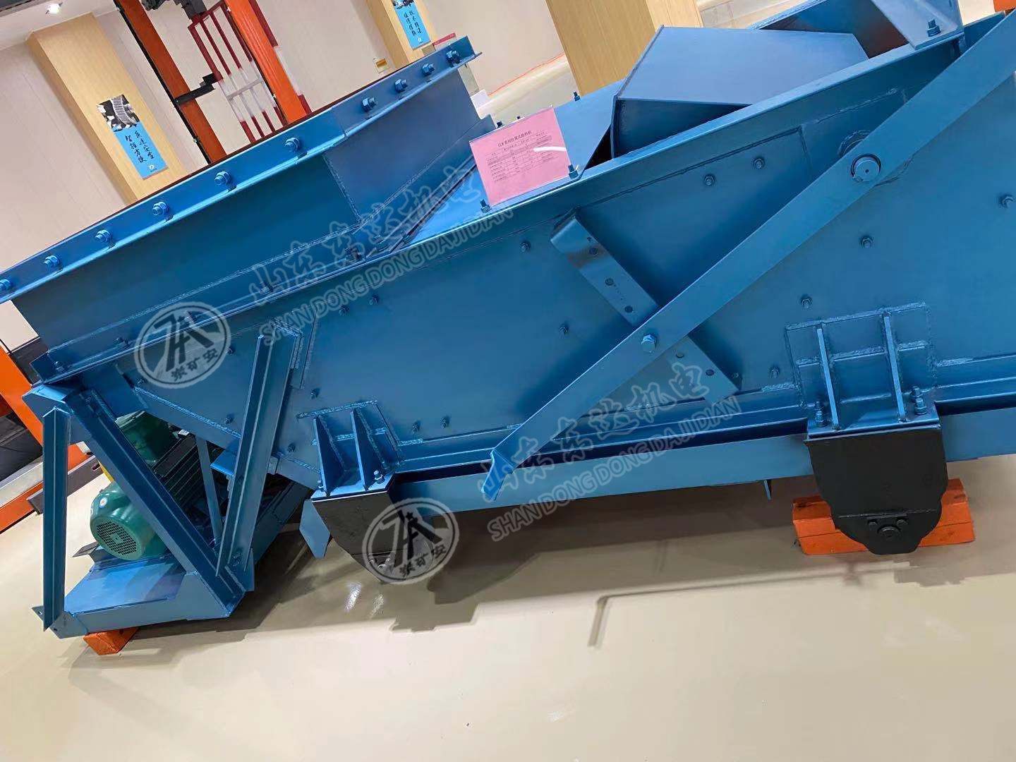 山东工厂直供GLW1600/22/S往复式给煤机
