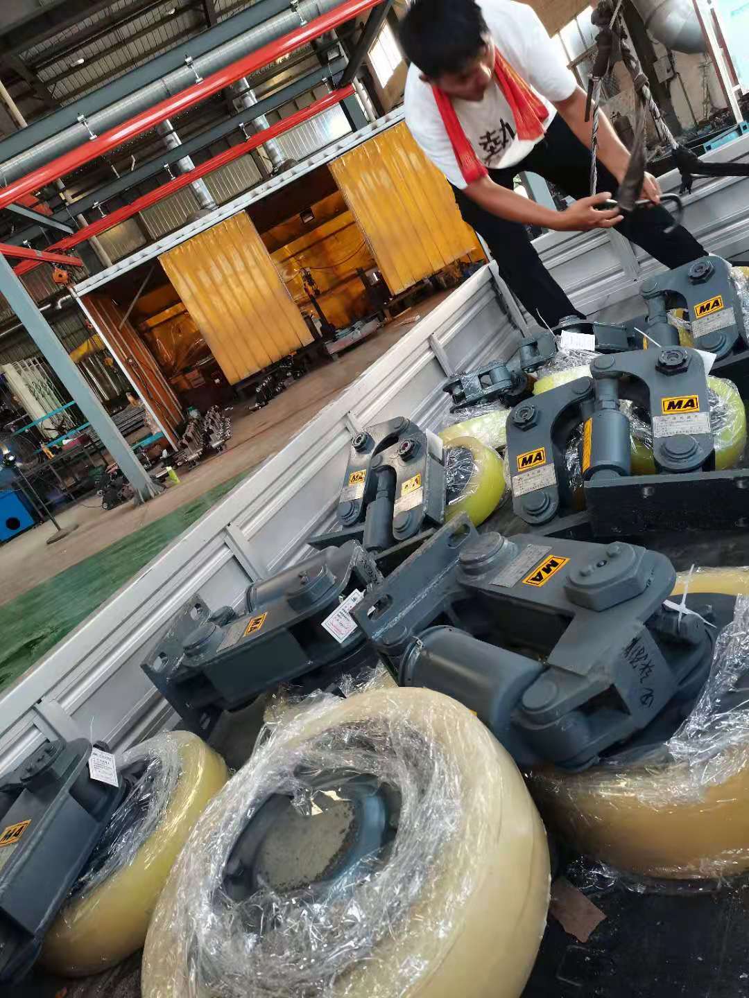 生产L30滚轮罐耳 罐笼用导向轮加工定制