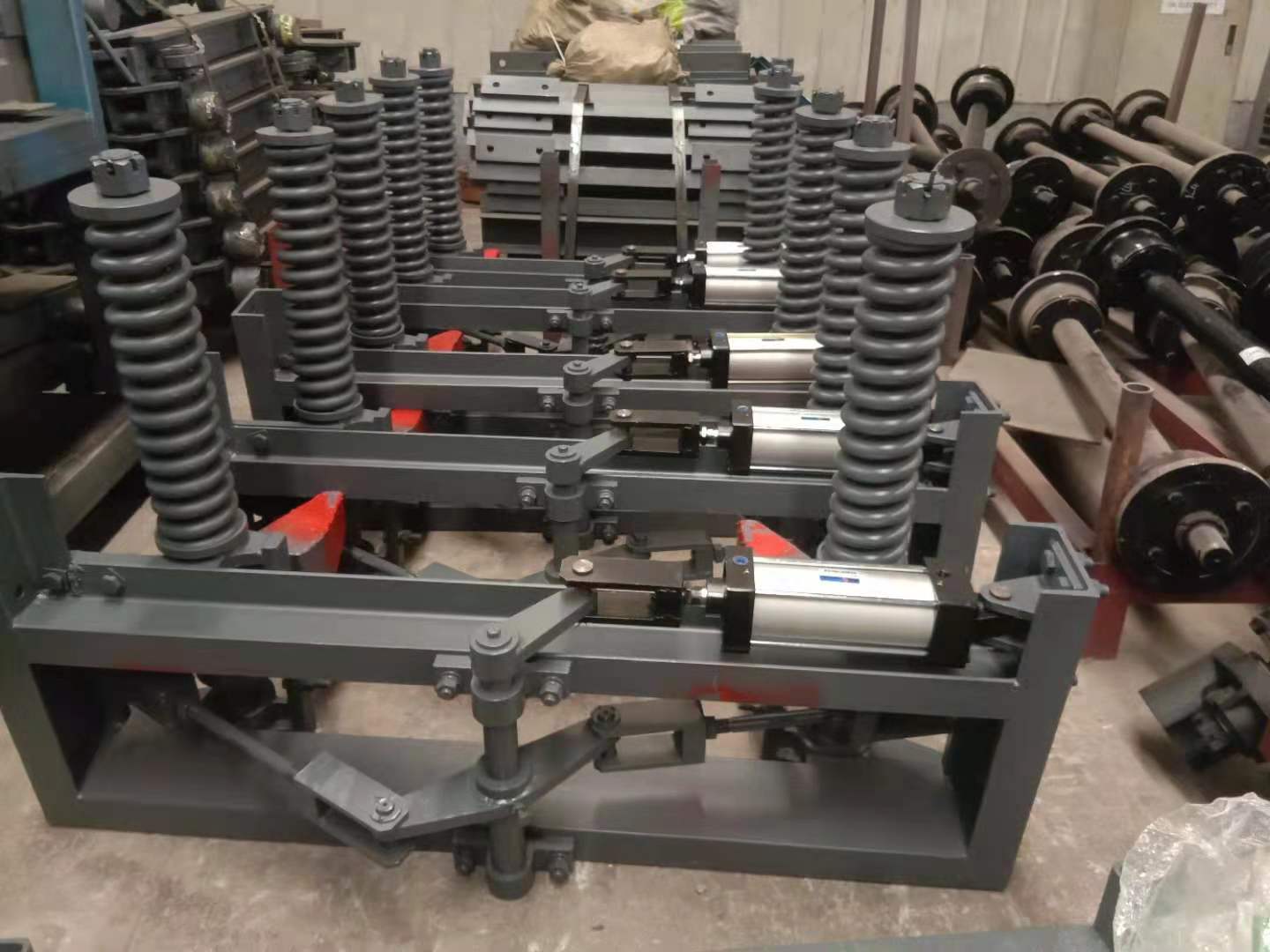 QZC-6气动600轨距抱轨式阻车器适用于煤矿