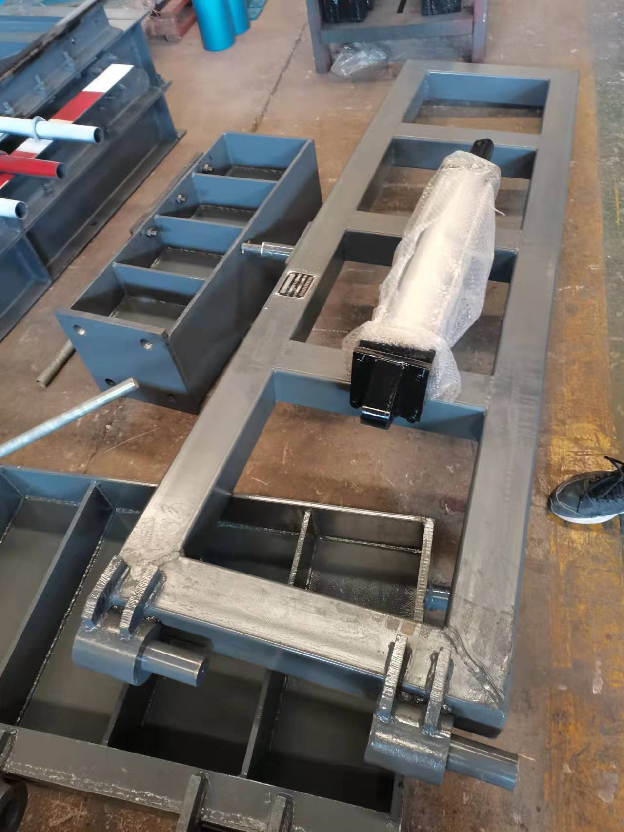 QDZM6矿用气动挡车门气控压力0.1-0.8MPa