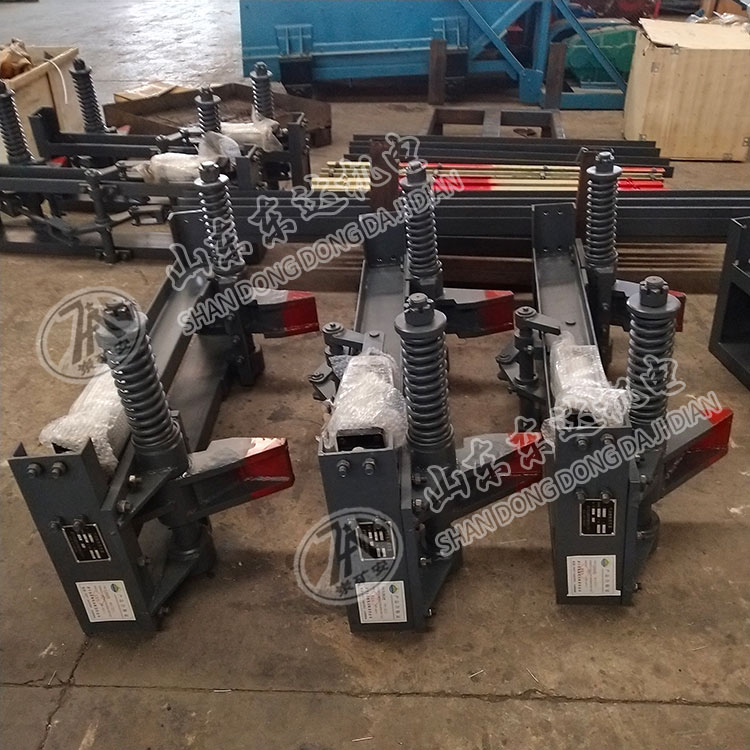 QZC6气动阻车器为煤矿的轨道运输提供了保障