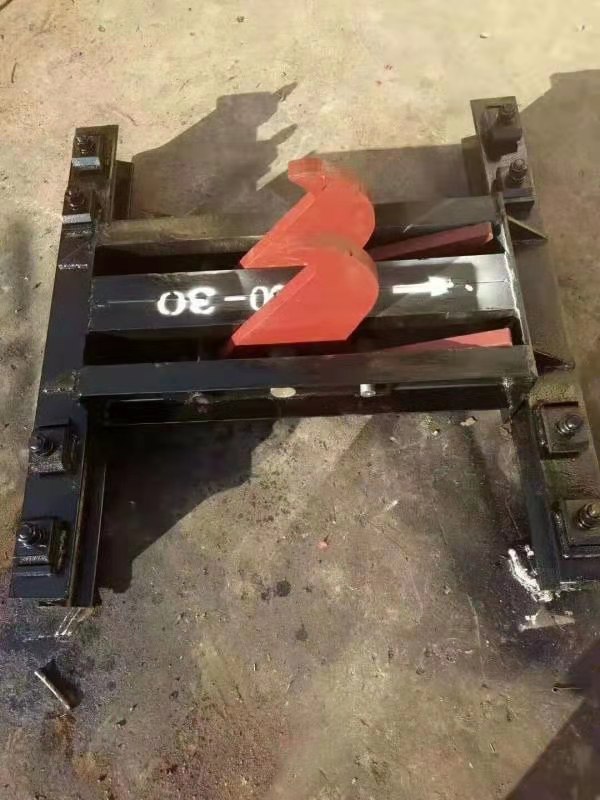 24kg-600轨距双钩捞车器又称捕车器结构巧妙