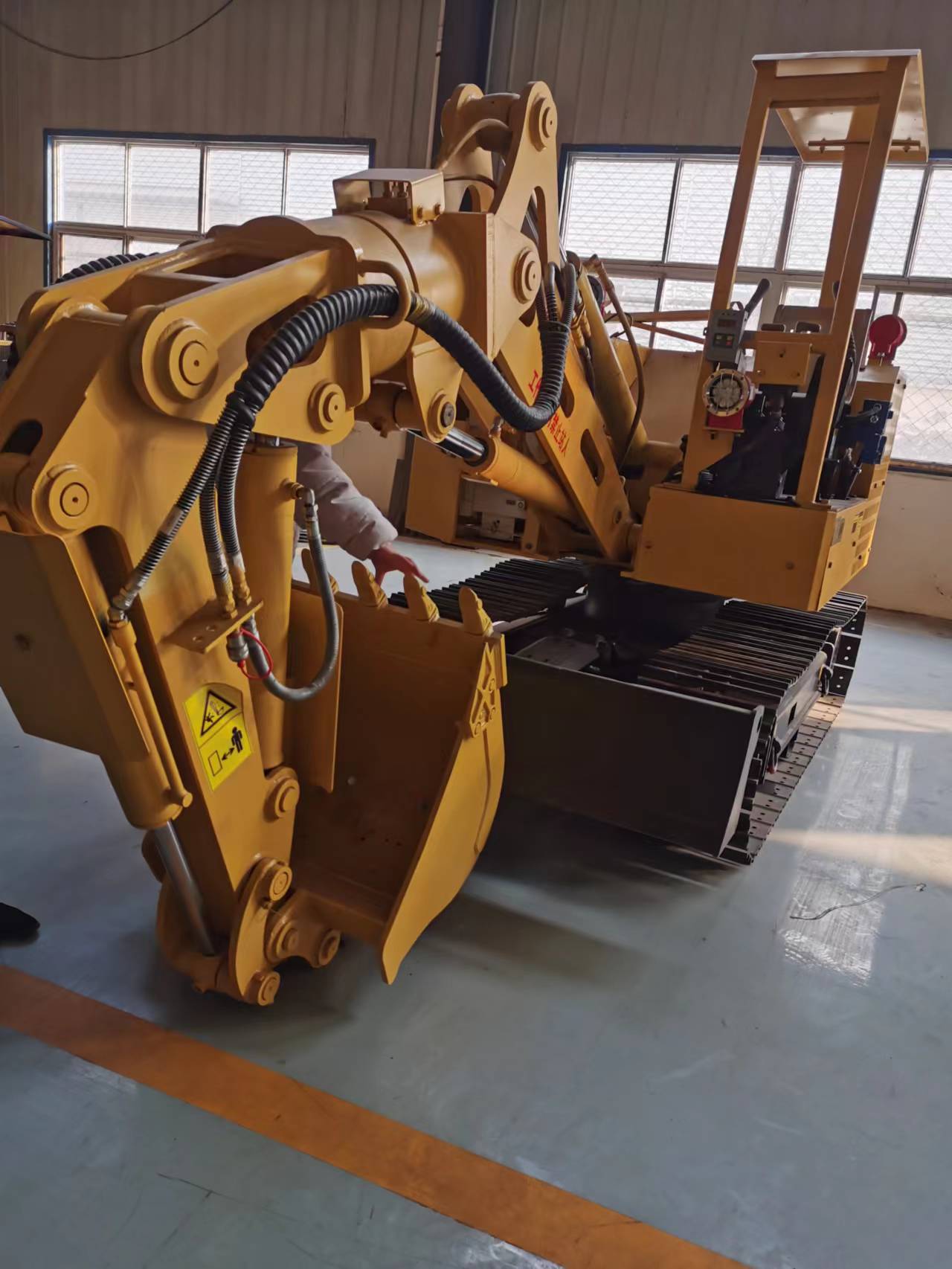 MWD2.0多功能小挖机 小型挖掘机 矿用挖掘机一机多用