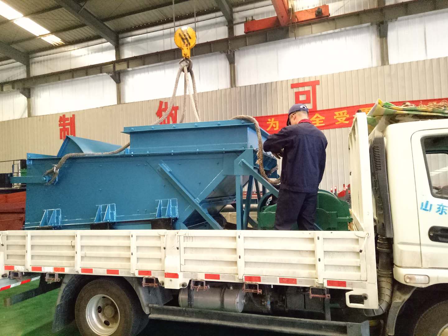 GLW590/18.5/S往复式给煤机托轮组合一轴两轮