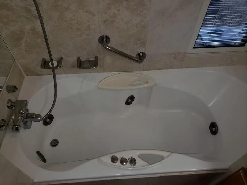 上海华美嘉卫浴浴缸维修56621126华美嘉浴缸漏水维修