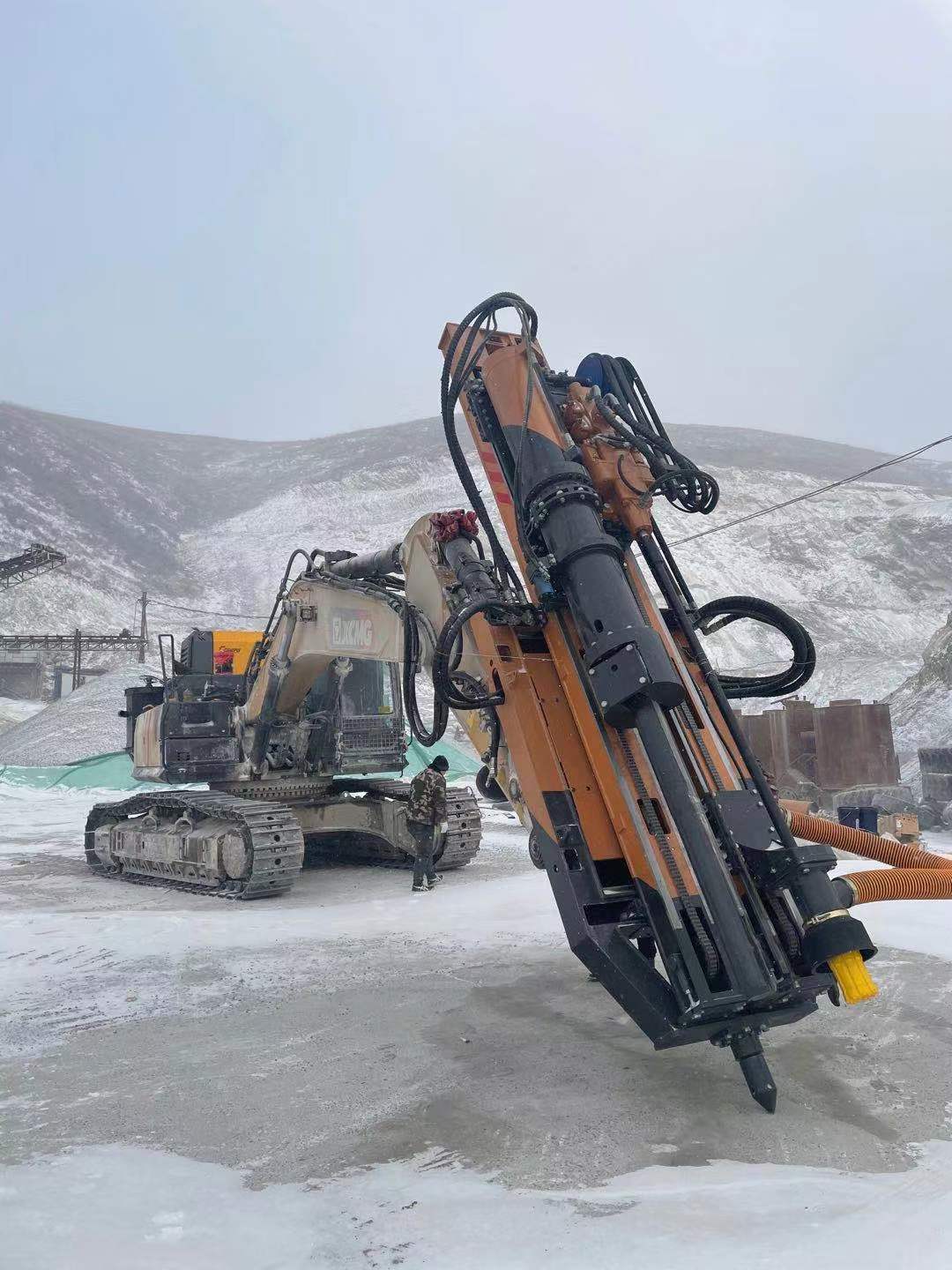岩石钻裂一体机全液压挖改钻机凿岩矿山开采静态爆破工程机械