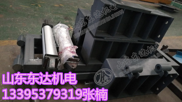 QDZM系列水平摆动式挡车门 气动挡车门厂家