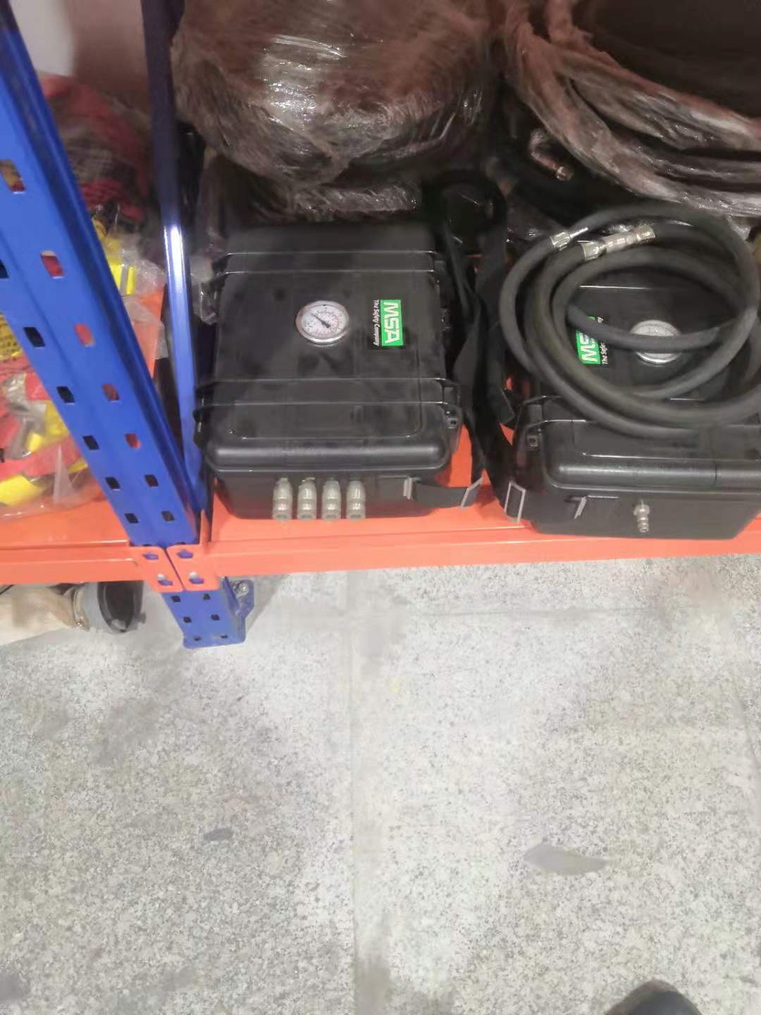 MSA梅思安充气泵空气净化分配器的工作原理