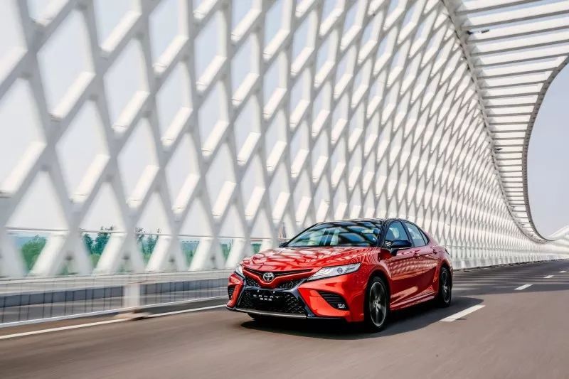 转让河南公路三电力三房建三石油化工三装修二防水二等二十多项资质