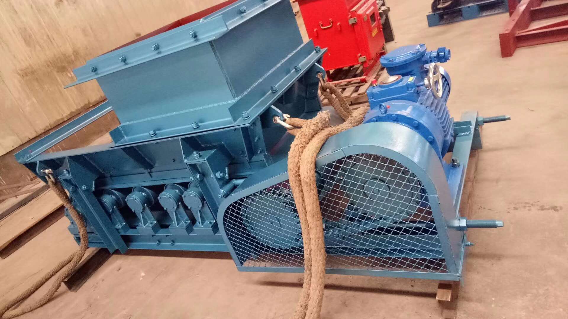 GLW225/4/S往复式给煤机GLW590/18.5/s往复式给煤机