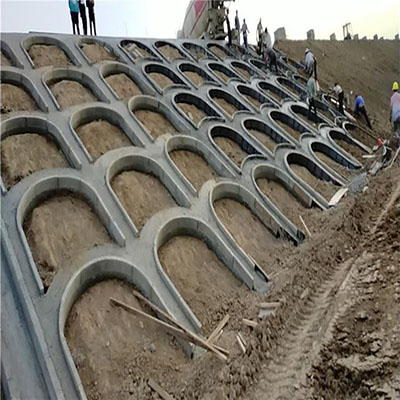 高速拱形骨架护坡模具生产厂家鑫译德