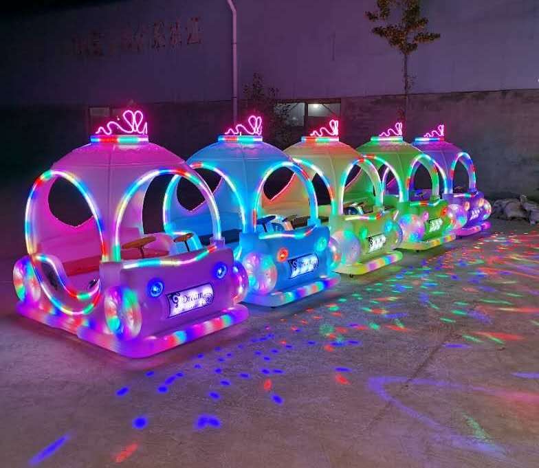 广场爆款发光电动碰碰车首选梦幻公主车