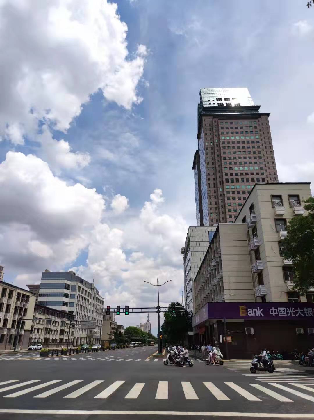 河南四总包转让郑州公路三级市政三级资质整体转让