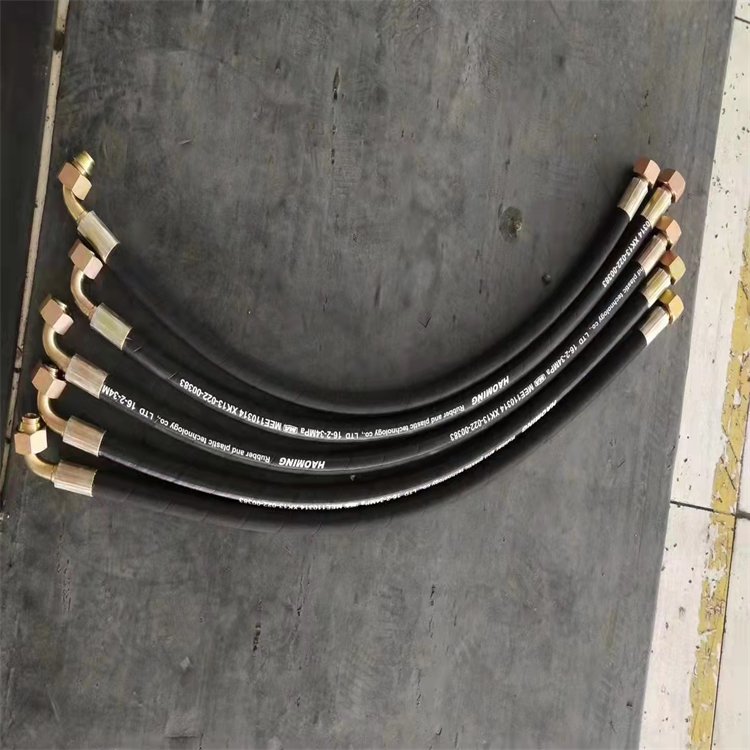 高压钢丝编织缠绕液压油管 高压胶管耐油性能良好的原材料