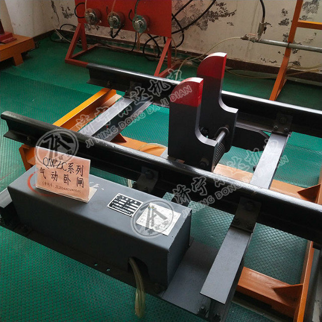 QWZC6气动卧闸羊角阻车器，不倒翁阻车器