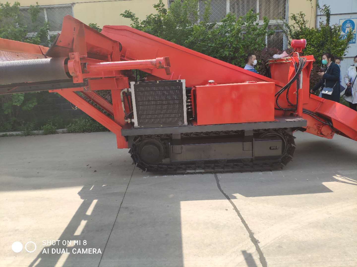 LD型遥控智能装车机器人集挖掘、破碎、装载于一体