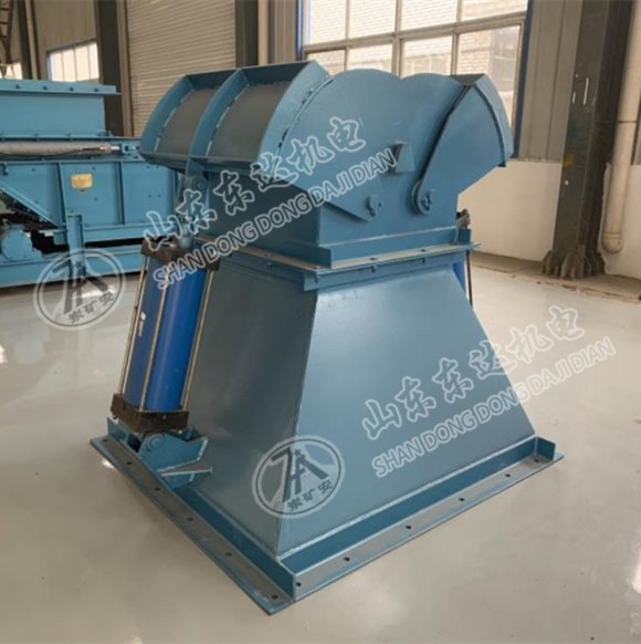 电液动扇形闸门采用电液推杆驱动，运行平稳