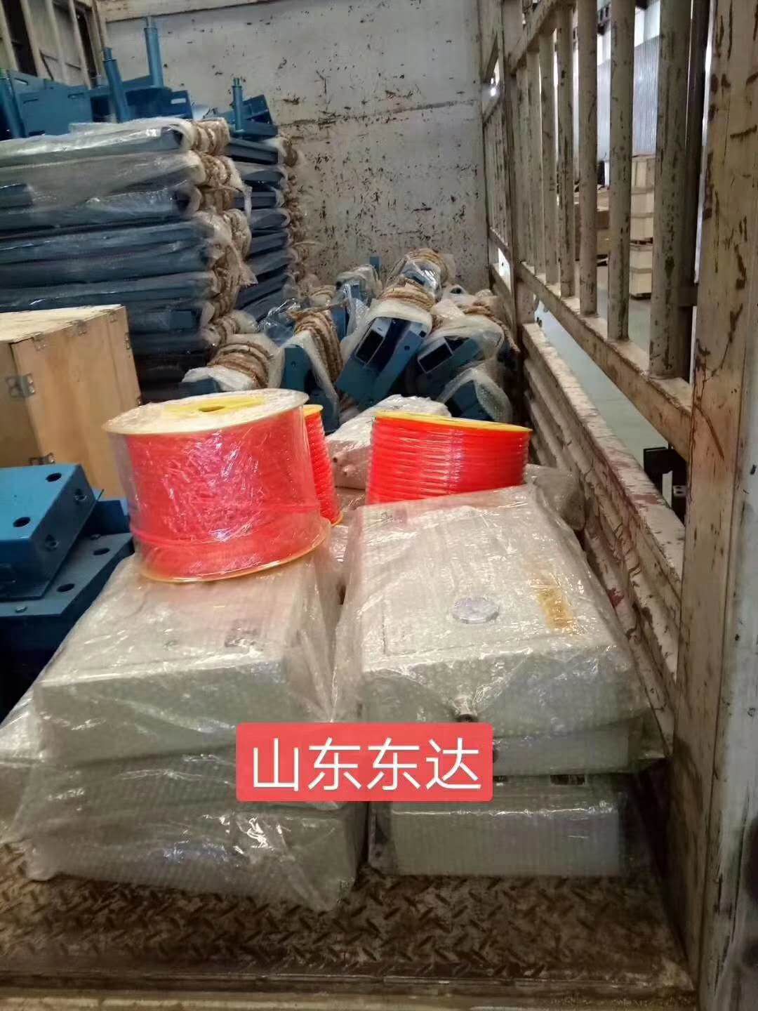 SQK-L手动气控道岔用于煤矿井下运输巷，机车的换向改道