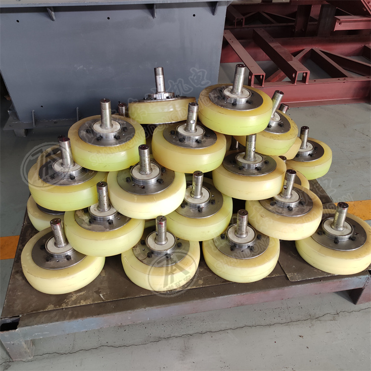 黄色皮轮，绿色轮皮，聚氨酯皮轮可靠性高、寿命长