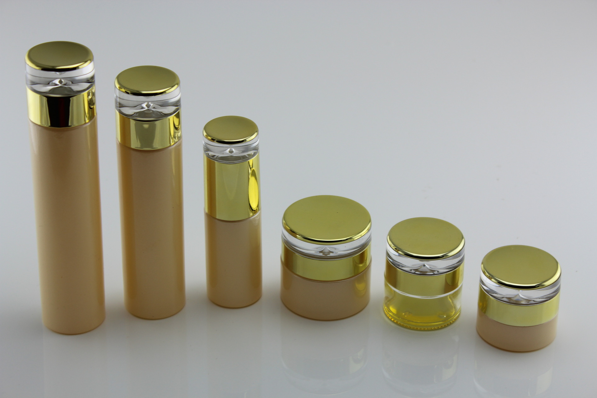 广州玻璃空瓶烤漆厂，广州玻璃空瓶喷漆厂，广州玻璃空瓶喷涂厂