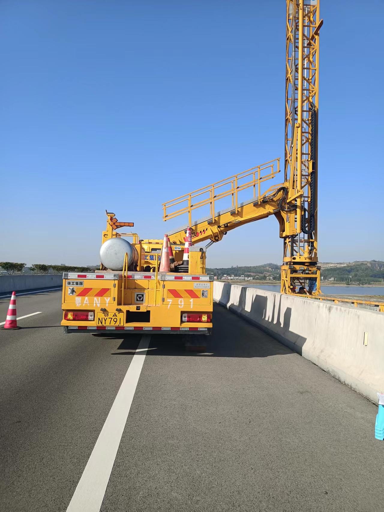 诸暨14米桥检车出租，南浔16米桥梁检测车租赁