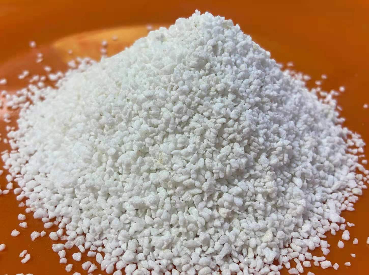 30-50目玻化微珠珍珠岩 价格面议