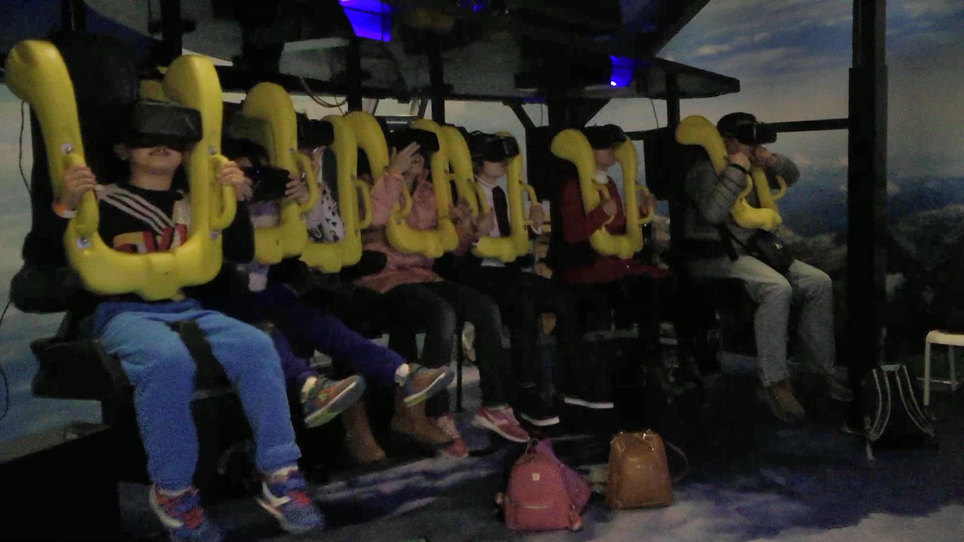 VR极限运动—三人时光机